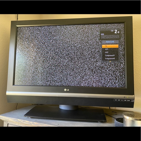 32 inch LG tv - Picture 1 of 3
